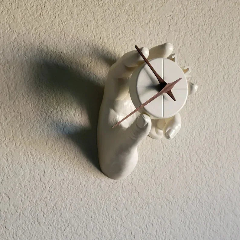 Horloge murale HandTime – Sculpturale en résine - Lignes Du Temps®14:175A2