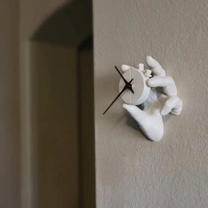 Horloge murale HandTime – Sculpturale en résine - Lignes Du Temps®14:175A2