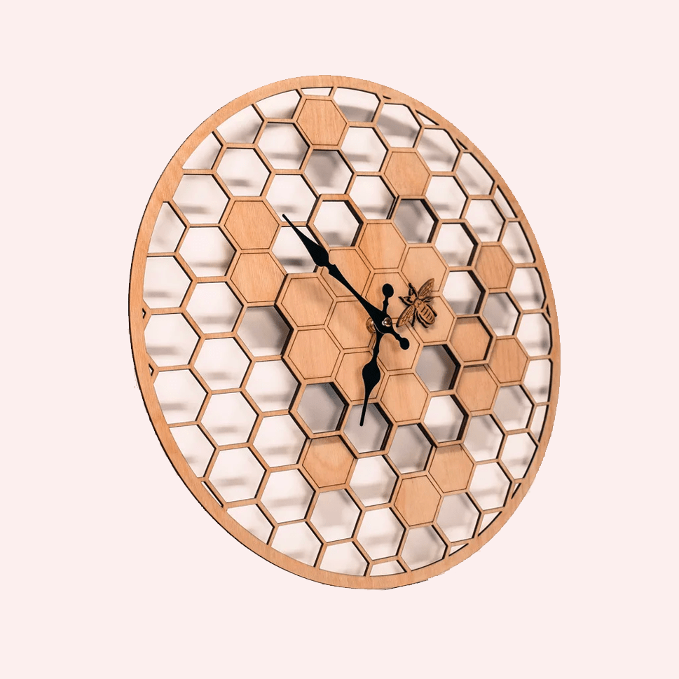 Horloge murale HoneyWood – Design nid d’abeille en bambou - Lignes Du Temps®14:29