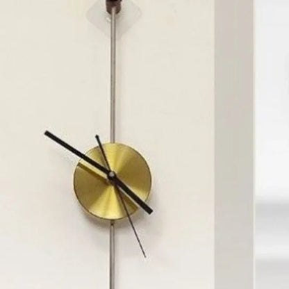 Horloge murale Axis – Design minimaliste à pendule en métal - Lignes Du Temps®14:193Gold